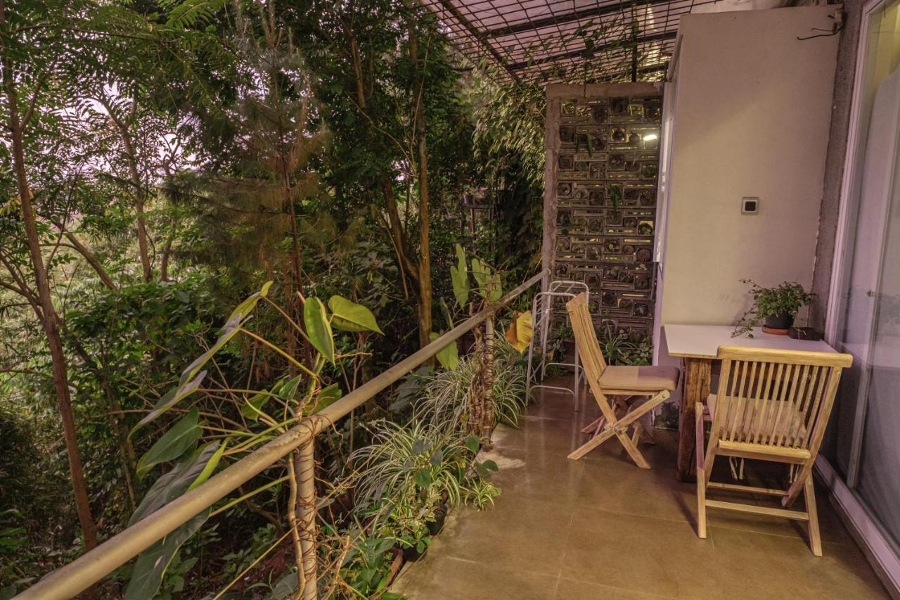 Ruth'S Bed & Breakfast Lembang Exterior foto